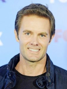 Garret Dillahunt