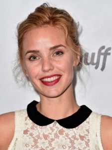 Kelli Garner