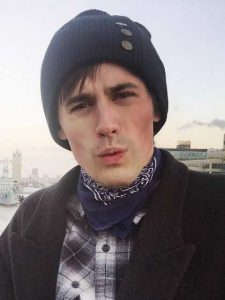 Reeve Carney
