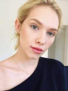 Claudia Lee